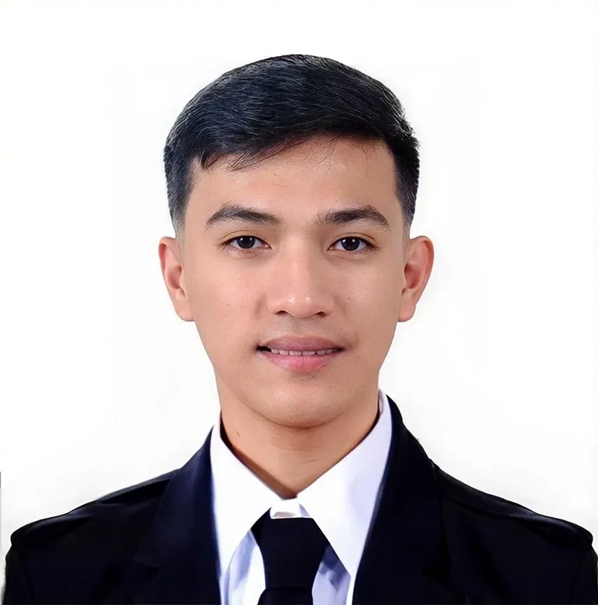 headshot of Kurt Dela Peña